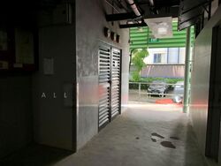 B Central (D12), Warehouse #580084851